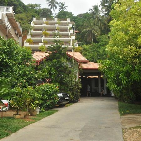 Hotel Silan Mo Mirissa Kültér fotó