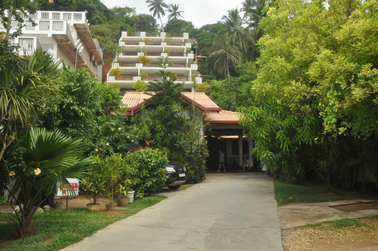 Hotel Silan Mo Mirissa Kültér fotó