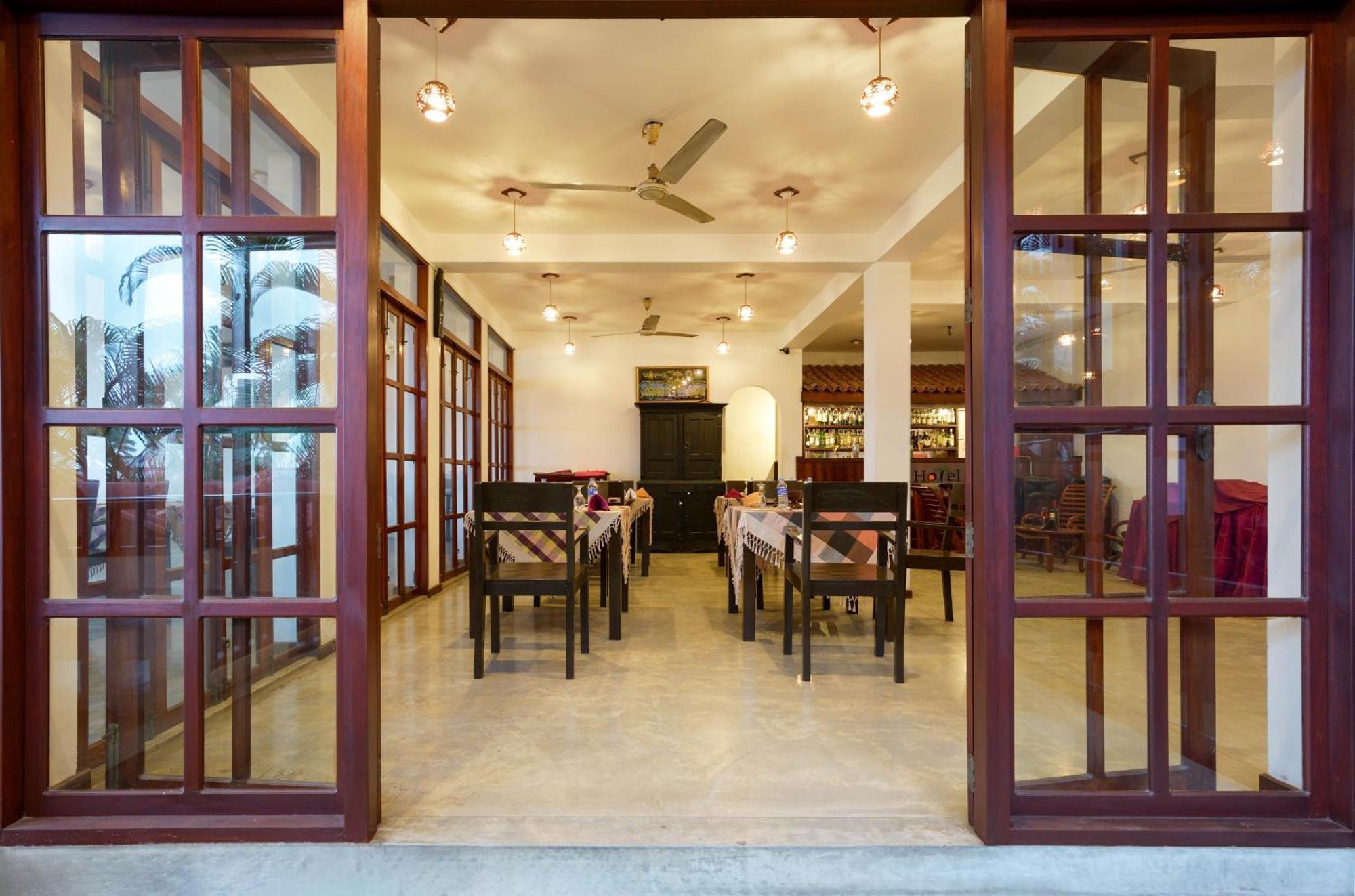 Hotel Silan Mo Mirissa Kültér fotó